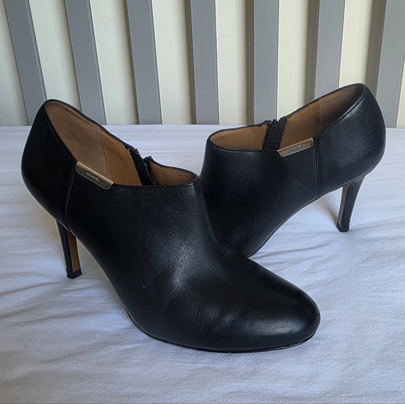 Coach Black Leather Womens High Heeled Booties Size 9.5 - Picture 2 of 11